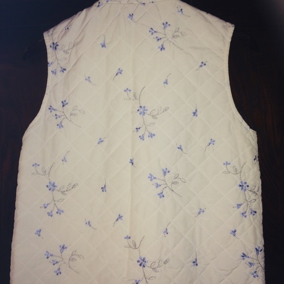 Girls size XL GAP 4 season vest.Great layering for extra warmth. - Picture 3 of 7